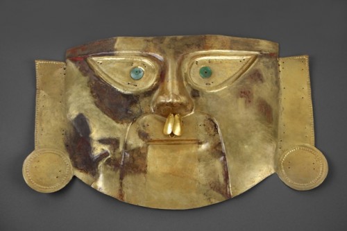Mask gold, chrysocolla, cinnabar; Sicán-Lambayeque culture North coast 750–1375 AD, from Museo Oro del Perú, Lima  © Photograph Daniel Giannoni  