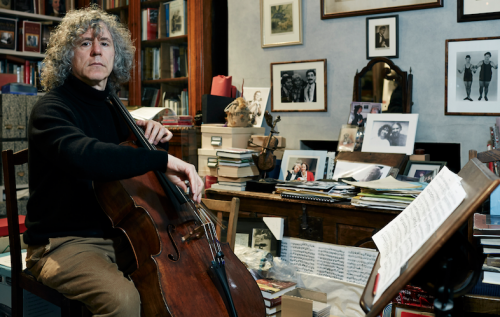 Cellist Steven Isserlis. Photo by Keith Saunders