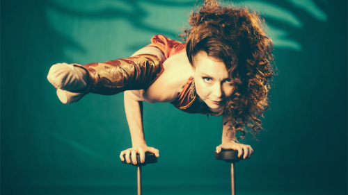 Performer April Dawson in Circus Oz’s “But Wait There’s More”. Photo by Bob Blackburn