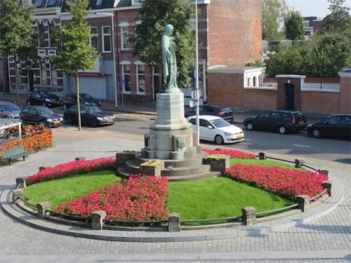 Dutch floral roundabouts… great competition to create the best landscaped roundabout. 