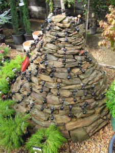 A great project for children to build… this ant structure, made of stones, was spotted in Victoria. The “ants” have been seen in garden centres and and toy shops. 