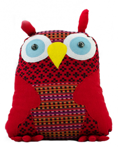 A red owl by refugee Pakao Sorn. Photo by Danielle Nohra 