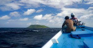 Sailing around the Banda Sea towards the small island of Fadol.