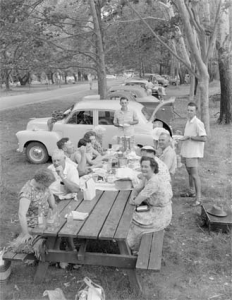 Picnickers at the Cotter Reserve on Boxing Day, 1958. Photo by W Pedersen