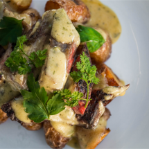 Wagyu skirt with kipfler potatoes-6