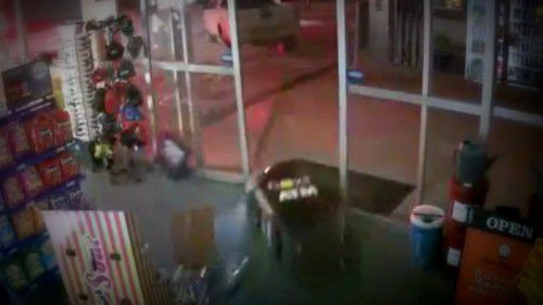Video / Thieves discover ATMs are very heavy