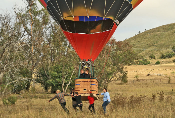 Photos / Balloon comes down | Canberra CityNews