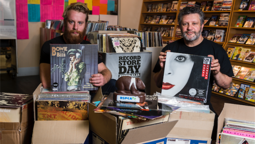 ‘Frog’ wants help with his record sale