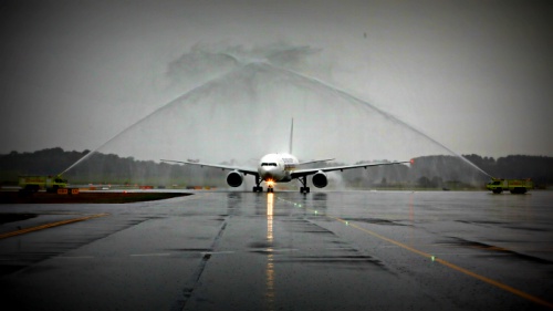 International flights return to Canberra Airport