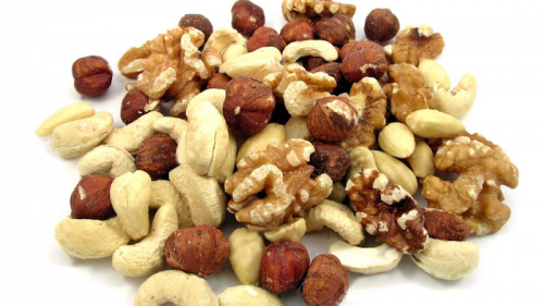 Healthy eating / Nuts: the good, the bad and the choices