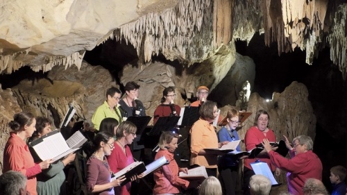 Review / Intimate music ‘Mysteries’ in cave soiree