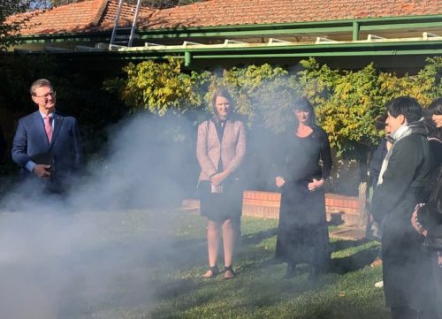NZ artist gets a smoky welcome to Canberra