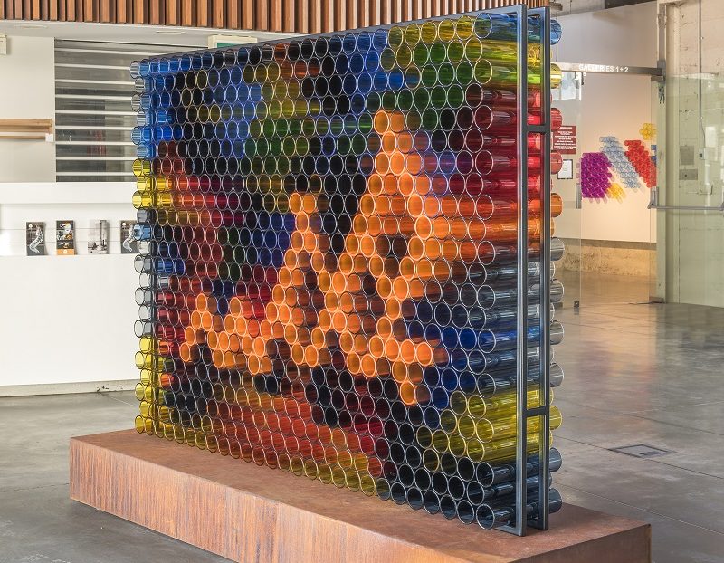 Review / Scott redeems colours through glass art - Vimarsana News