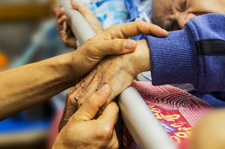 Cash bonuses to keep workers in aged care