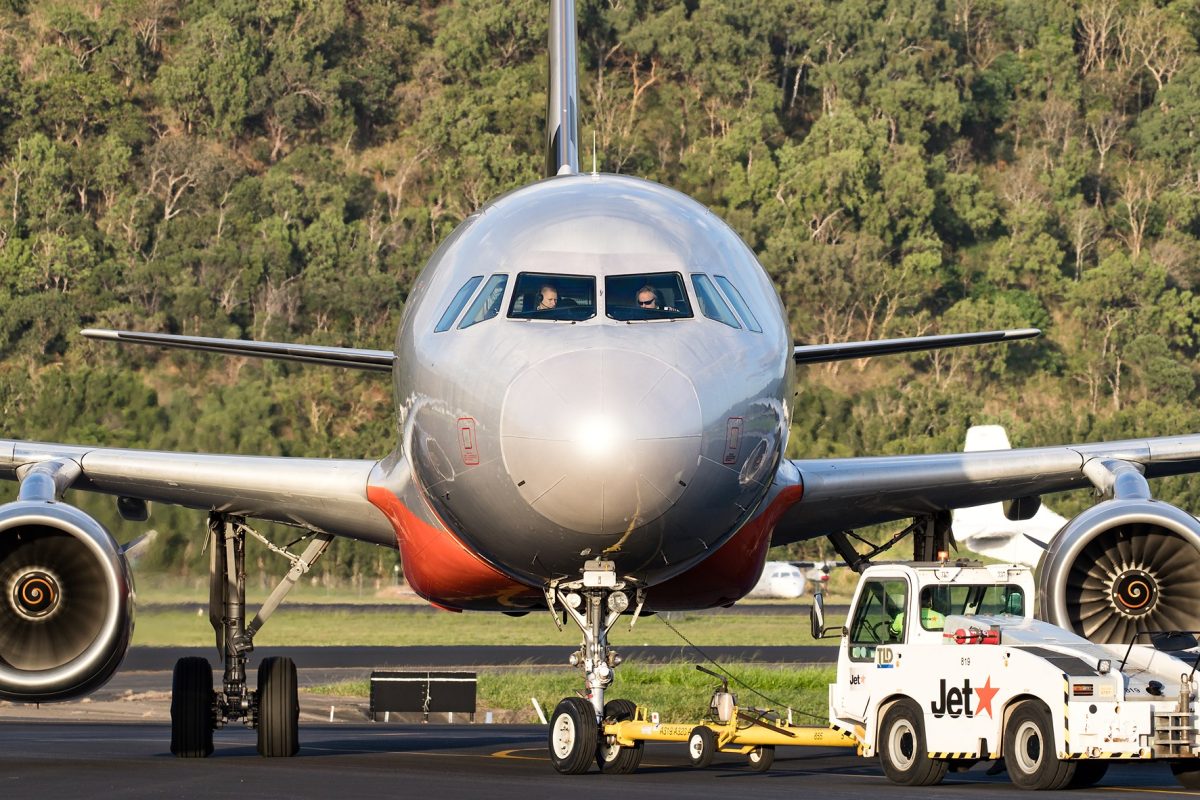 Jetstar runs new flights out of Canberra