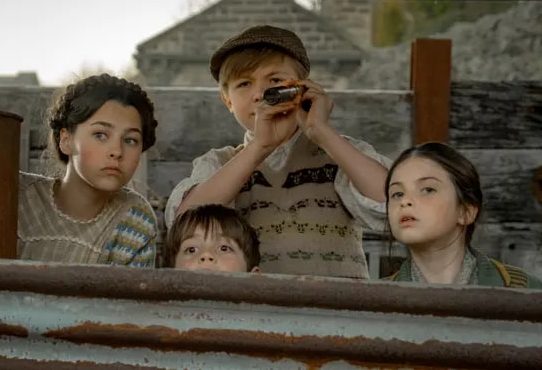 Movie review / ‘The Railway Children Return'(PG) ***