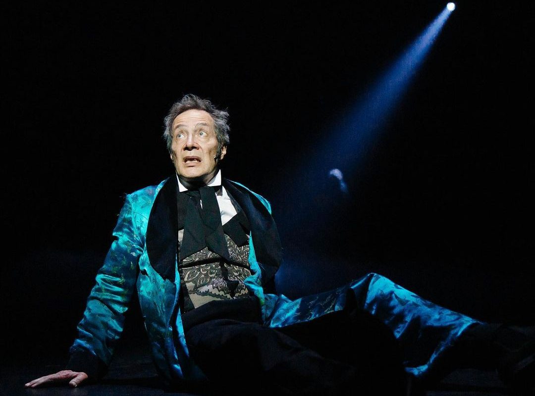 Scrooge triumphs in a masterly ‘Christmas Carol’