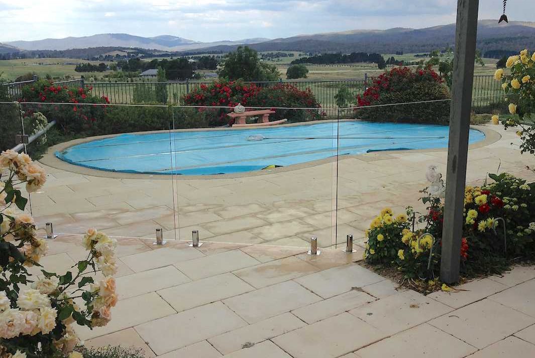 Pool owners told to comply with new fencing rules