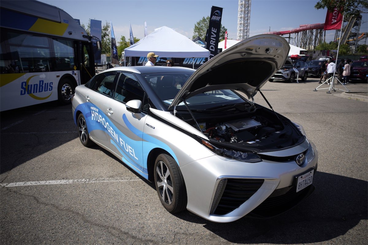Toyota says it’s too early for electric car transition