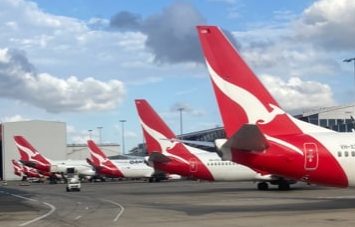 Fumes fill cabin on plane heading to Canberra