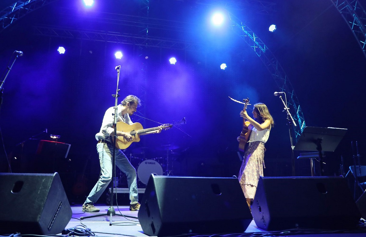 Hot duo fuses Greek folk with hip music