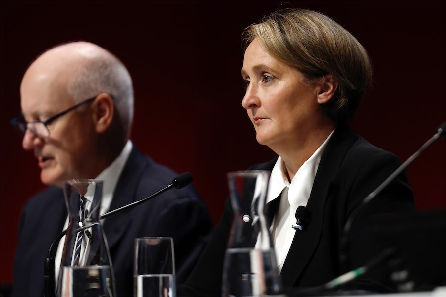 Qantas board cops brunt of shareholder anger