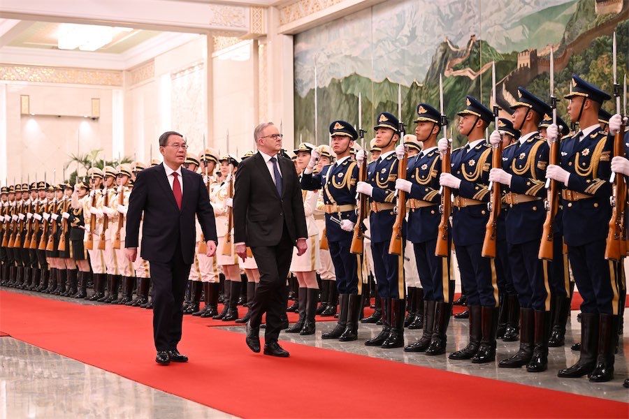 Honour guard as PM meets Chinese premier