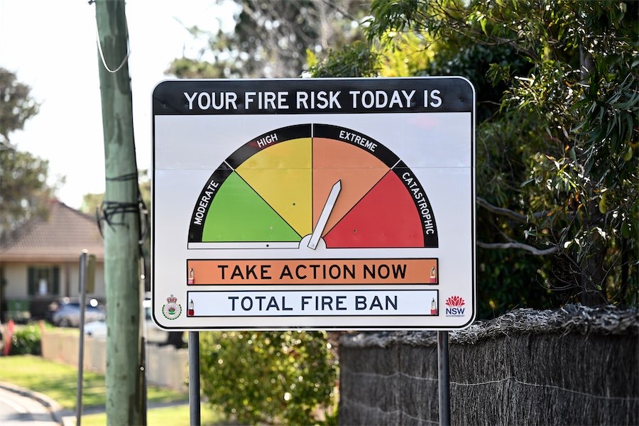 States swelter as the bushfire risk soars