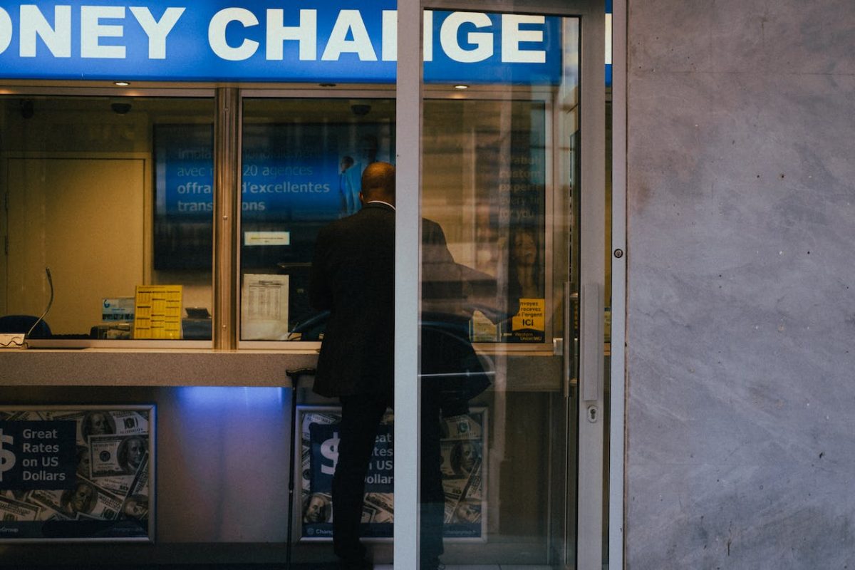 Exchange rate bite at the airport money booth