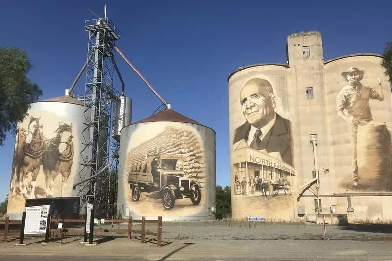 Silo art paints portrait of pride in tiny country towns