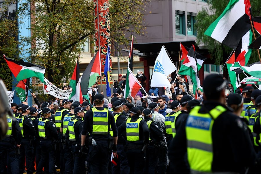 Police chiefs unite as Gaza demonstrators hold the line