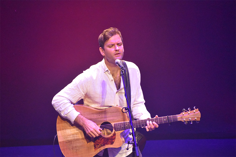 Champagne performance from a skilful guitarist