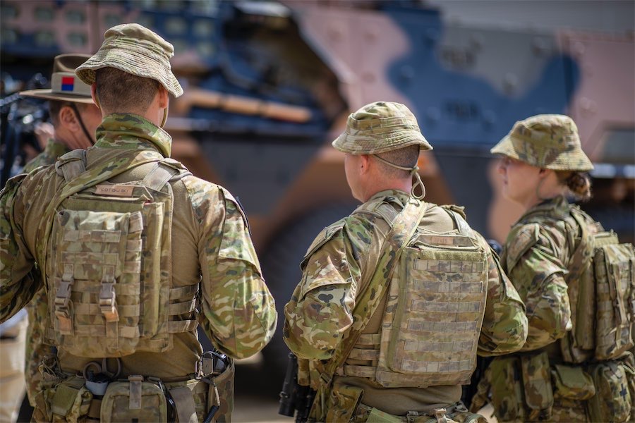 Cash bonuses to keep ADF members in military expanded