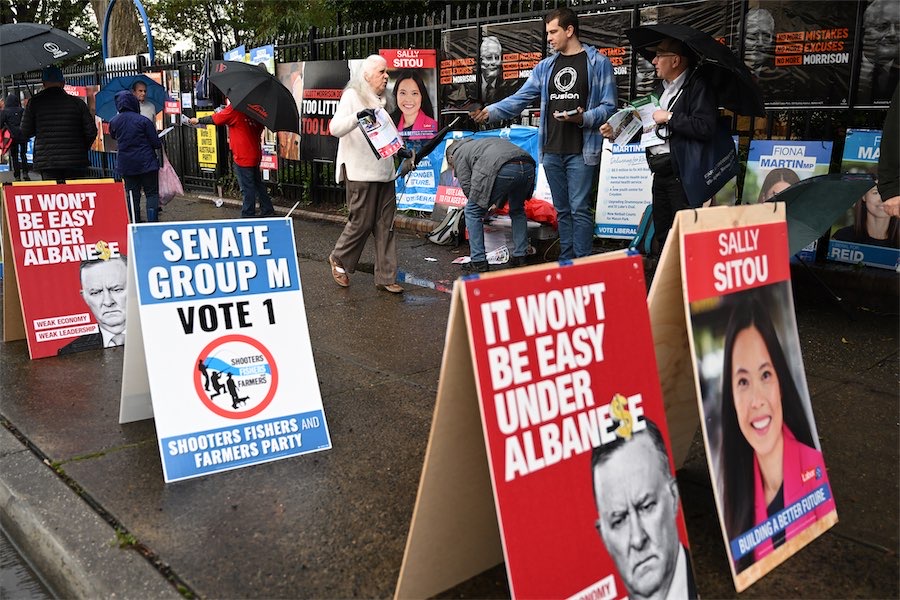 Unions support curbing big cash at federal elections