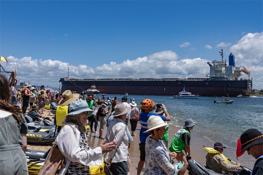 Newcastle port protest to continue with Peter Garrett