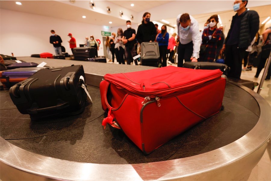 Arrivals down but fewer people are packing their bags