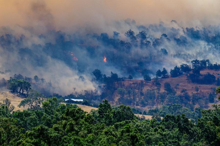 ‘Don’t wait’: hot, dry conditions raise bushfire risk