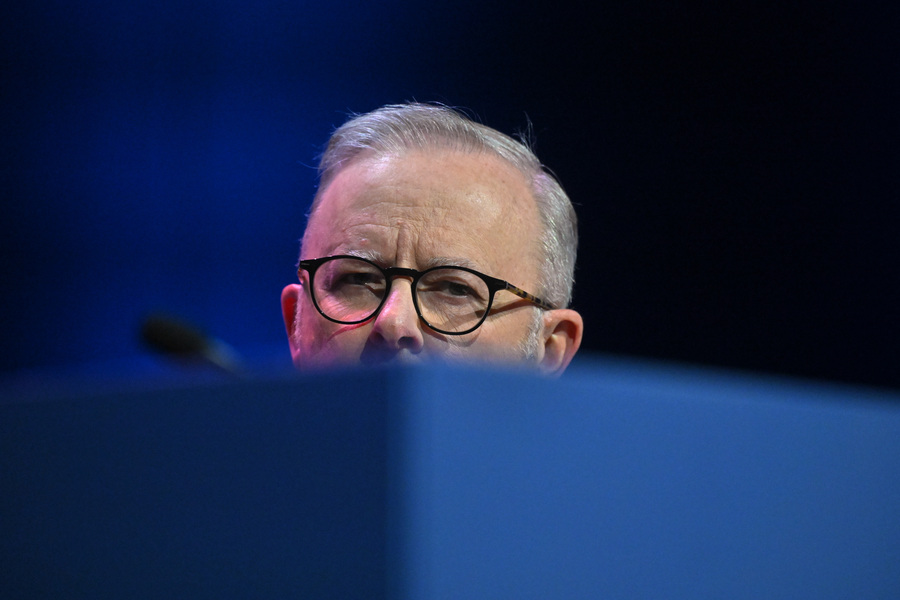 Record-low poll puts Labor attack dogs on offensive