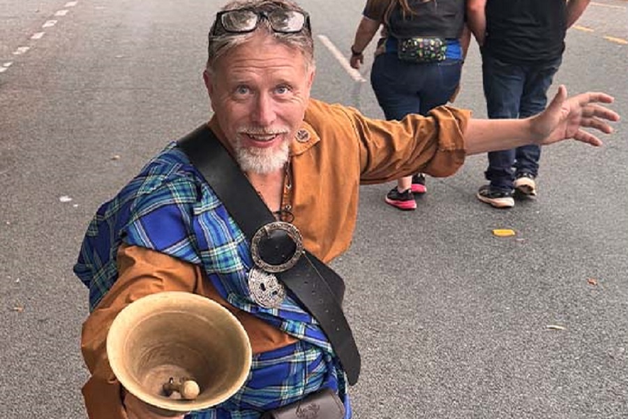 Canberra’s town crier dead at 58