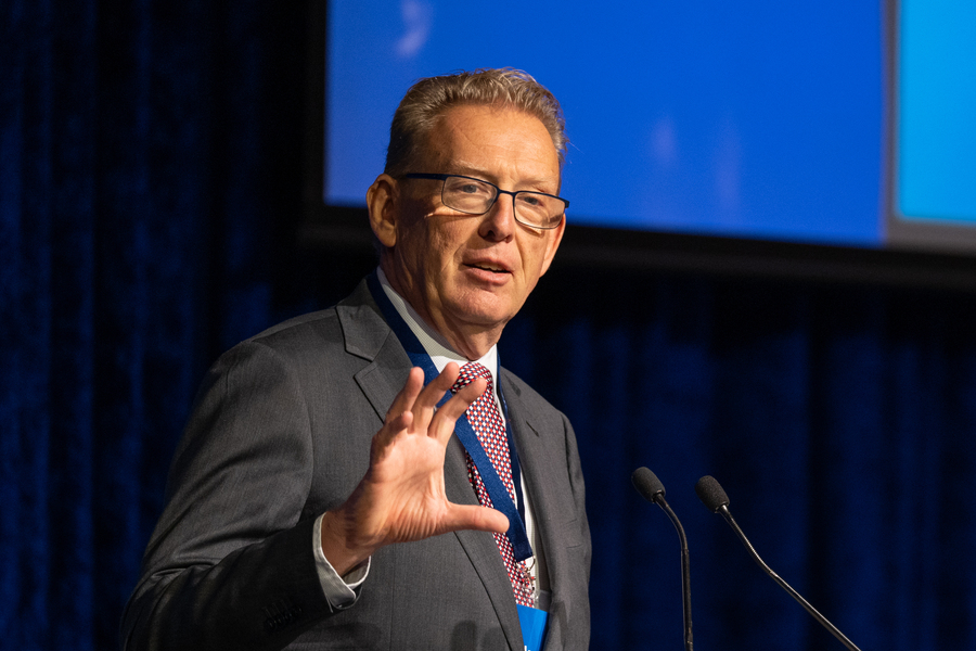 Parton pushes for home palliative care funding