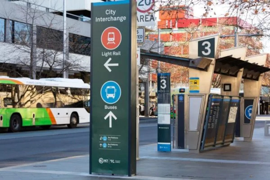 Bus users push for better alerts, signs and maps